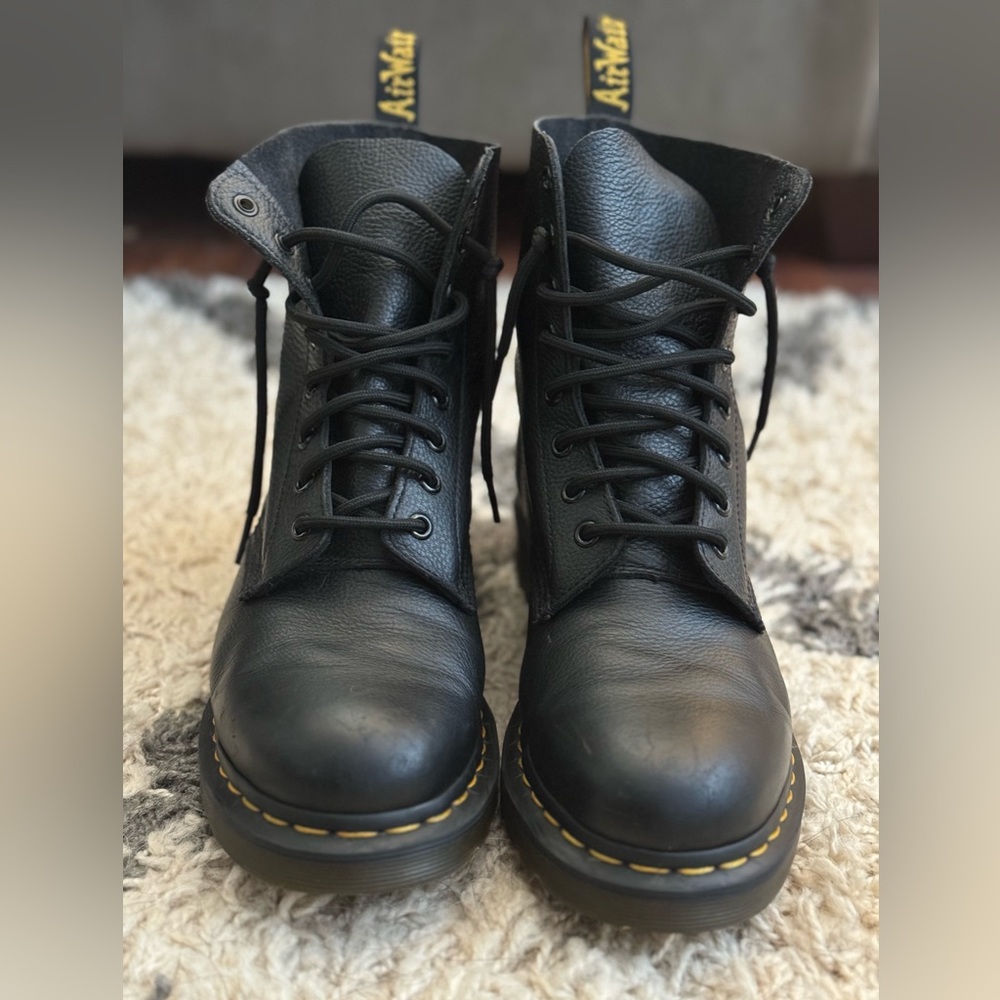 Dr Martens 1460 Women’s Smooth Leather Lace Up Boot - Picture 2 of 4